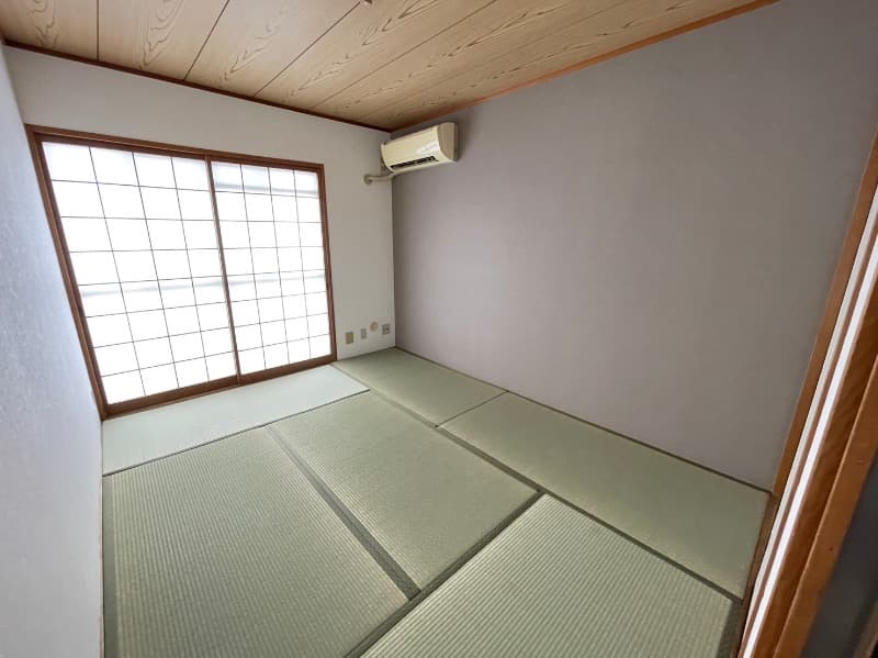 Room image 12