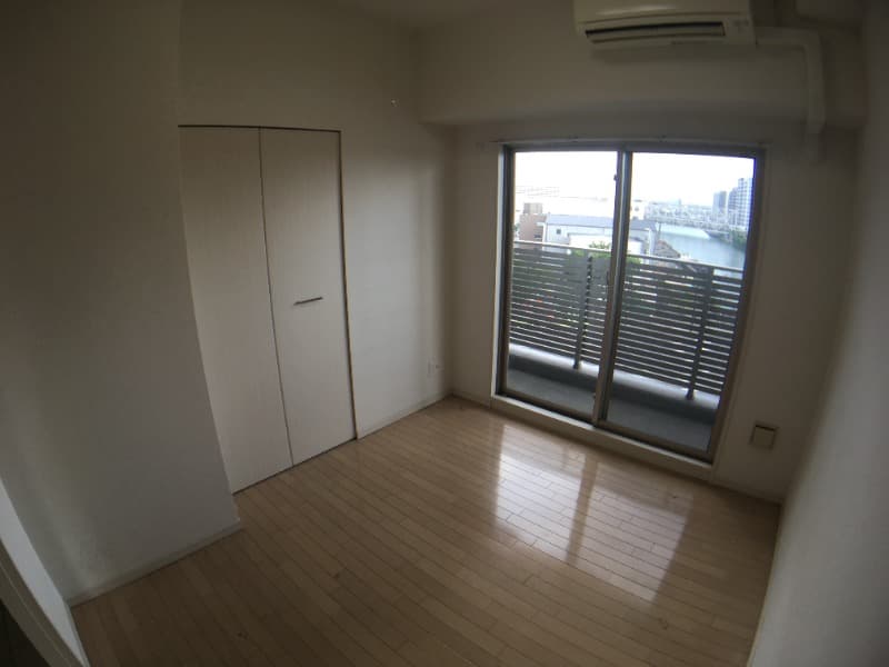 Room image 12