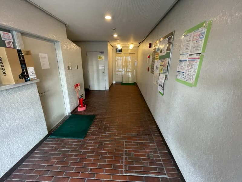 Room image 8