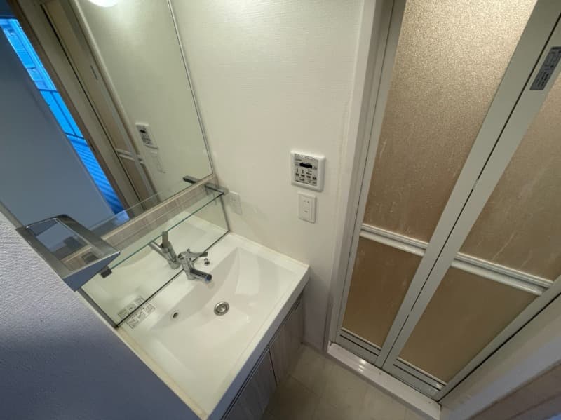 Room image 16