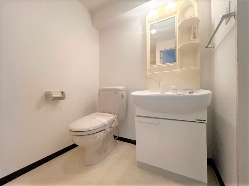 Room image 8