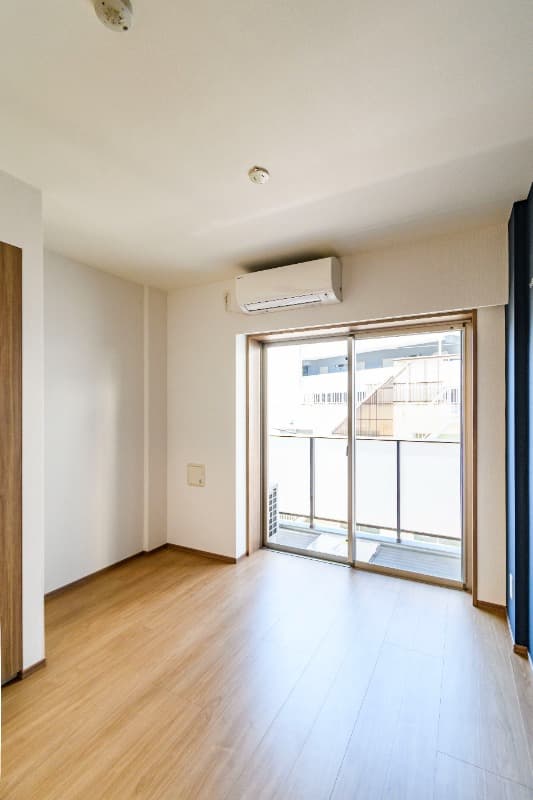 Room image 14