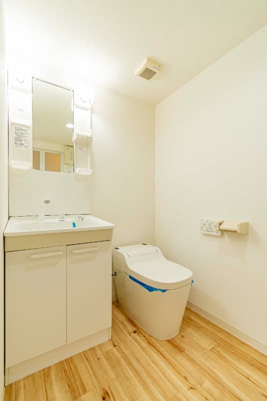 Room image 8