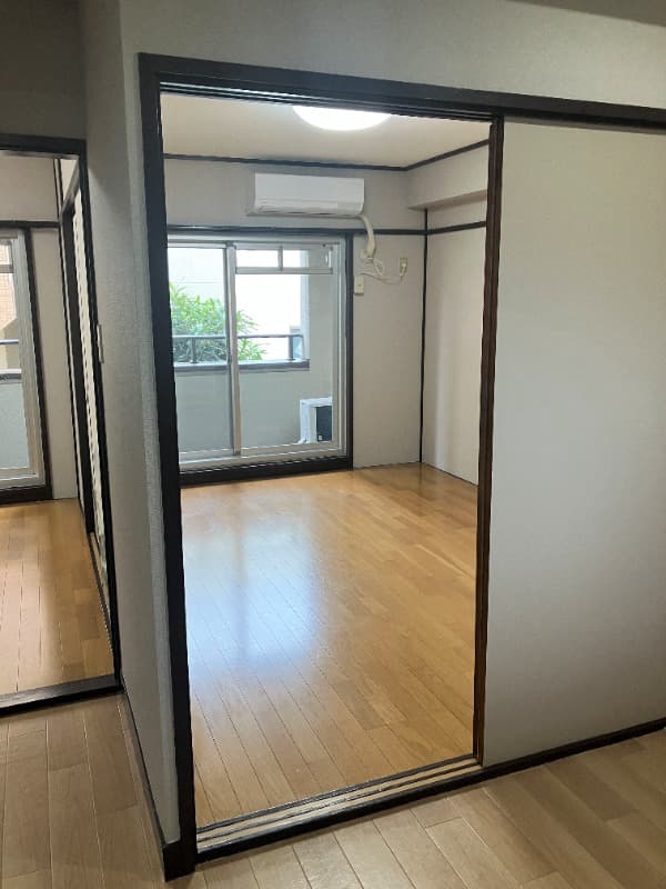 Room image 14