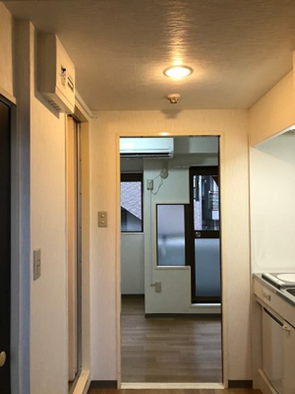 Room image 8