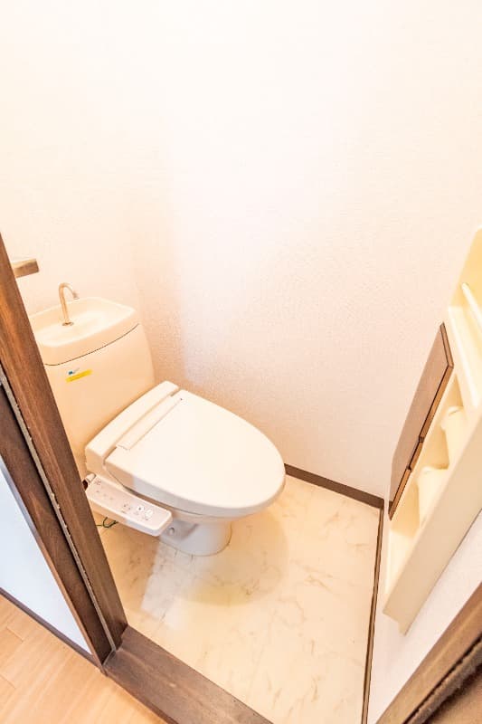 Room image 9