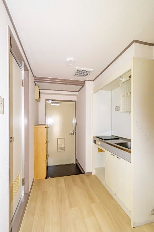 Room image 12
