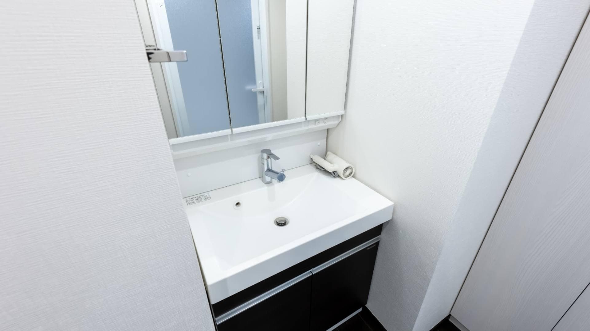 Room image 14