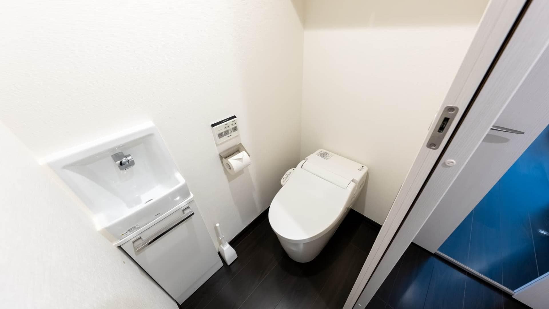 Room image 13