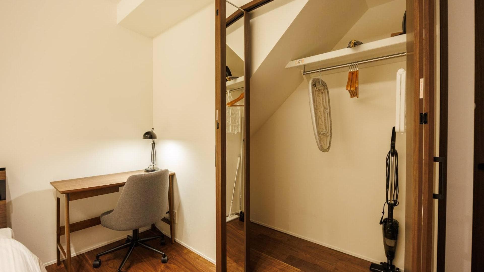 Room image 13