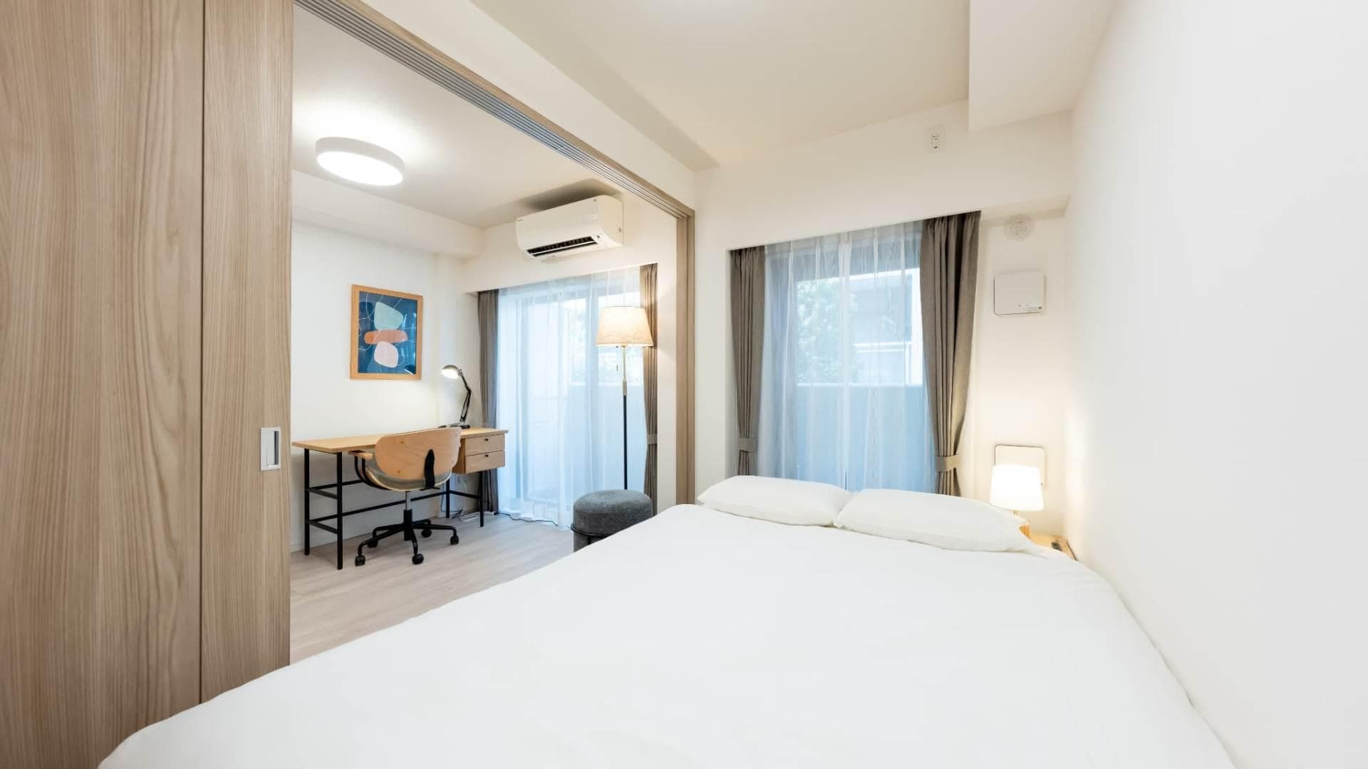 Room image 8