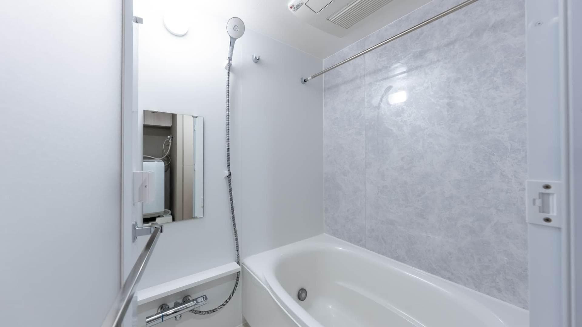 Room image 16
