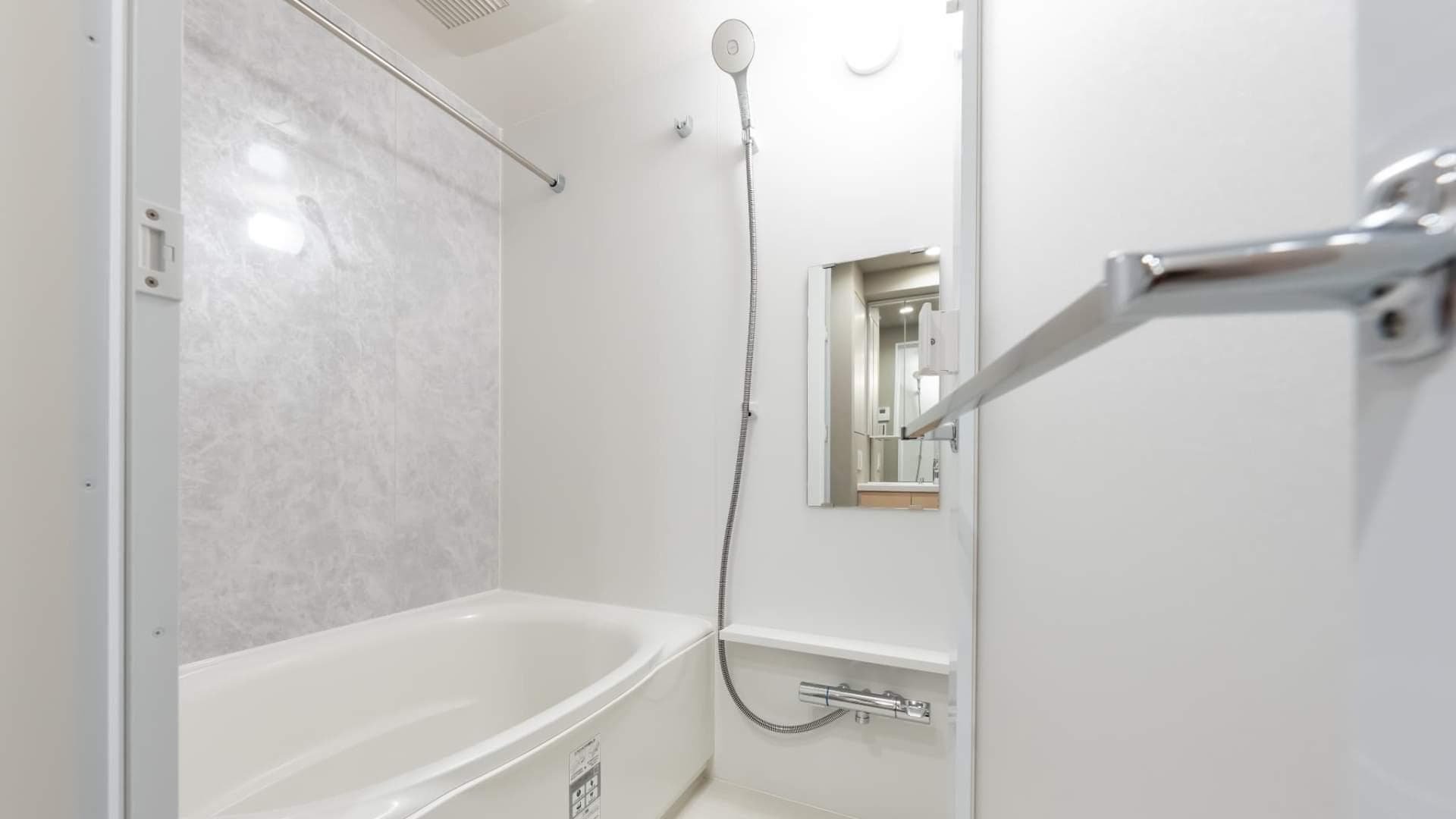 Room image 16