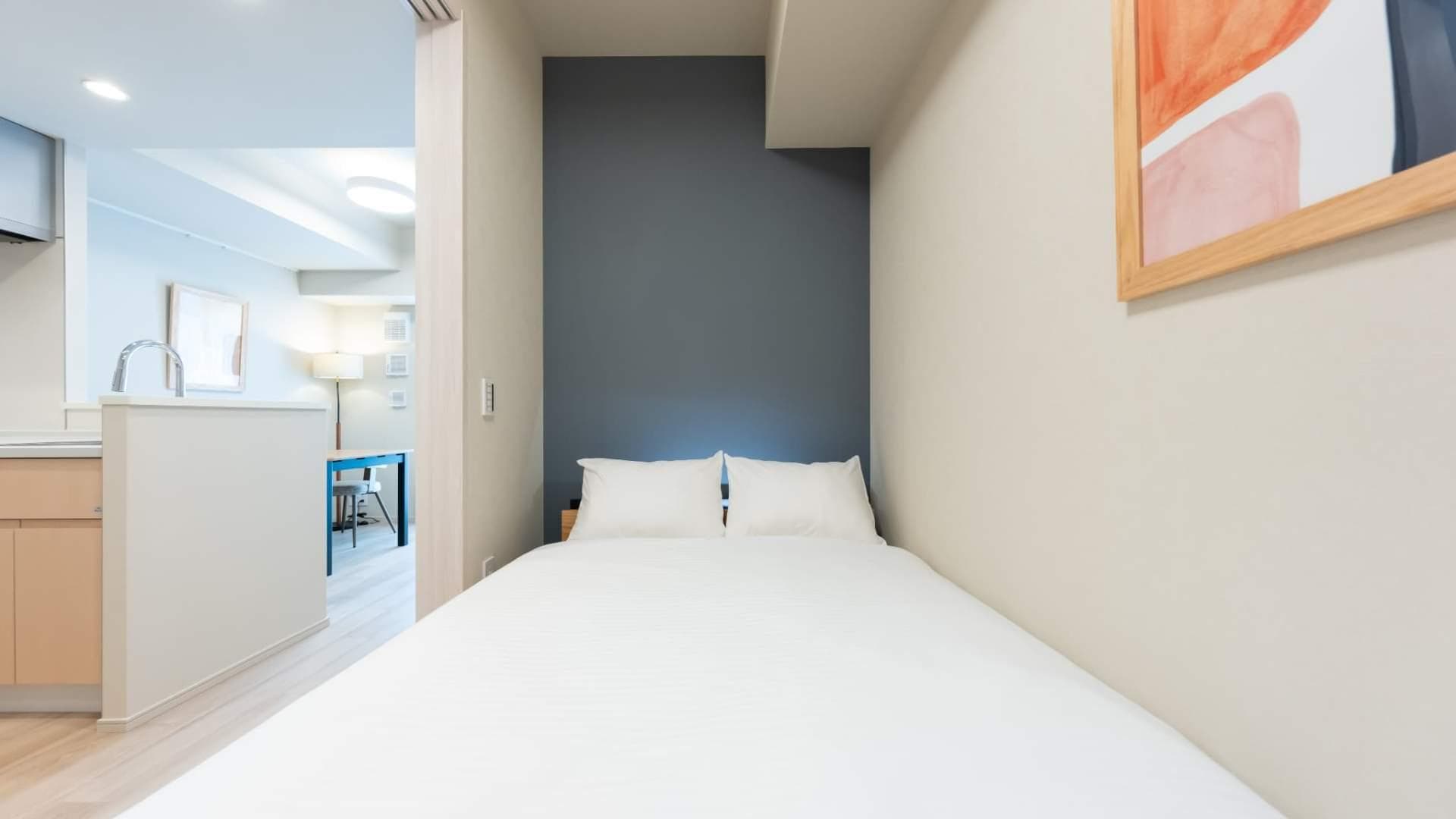 Room image 8