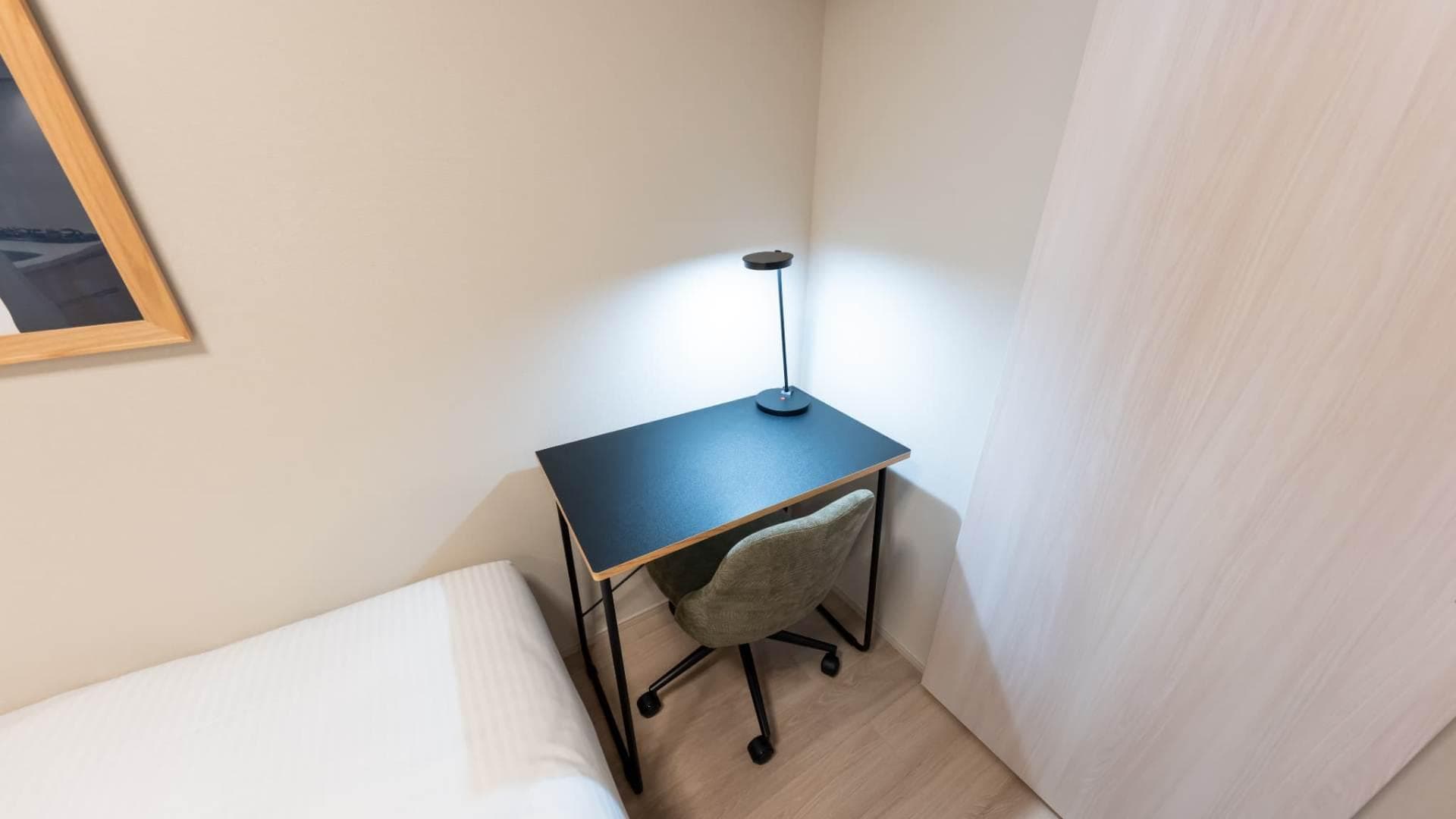 Room image 12