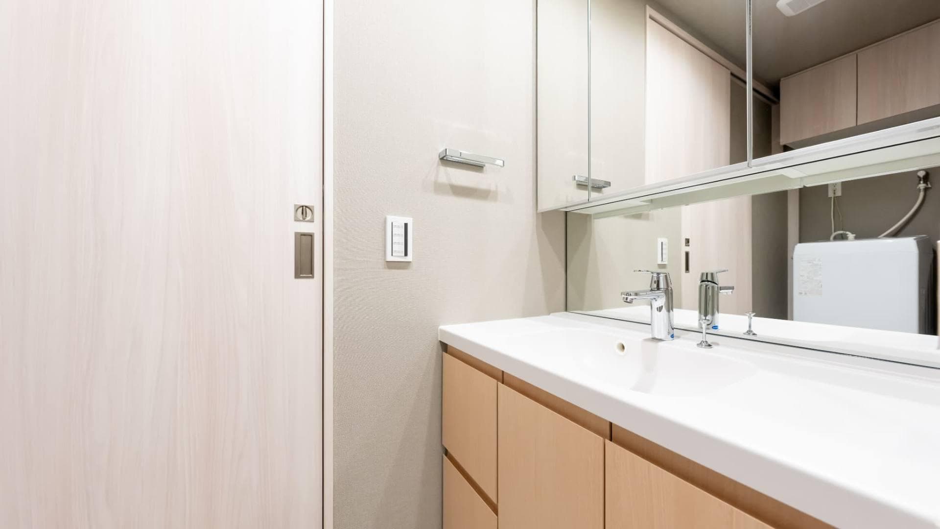 Room image 15
