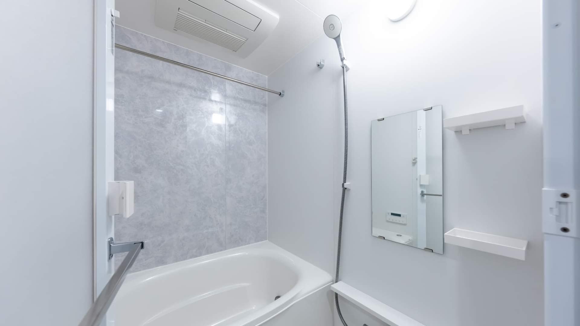 Room image 15