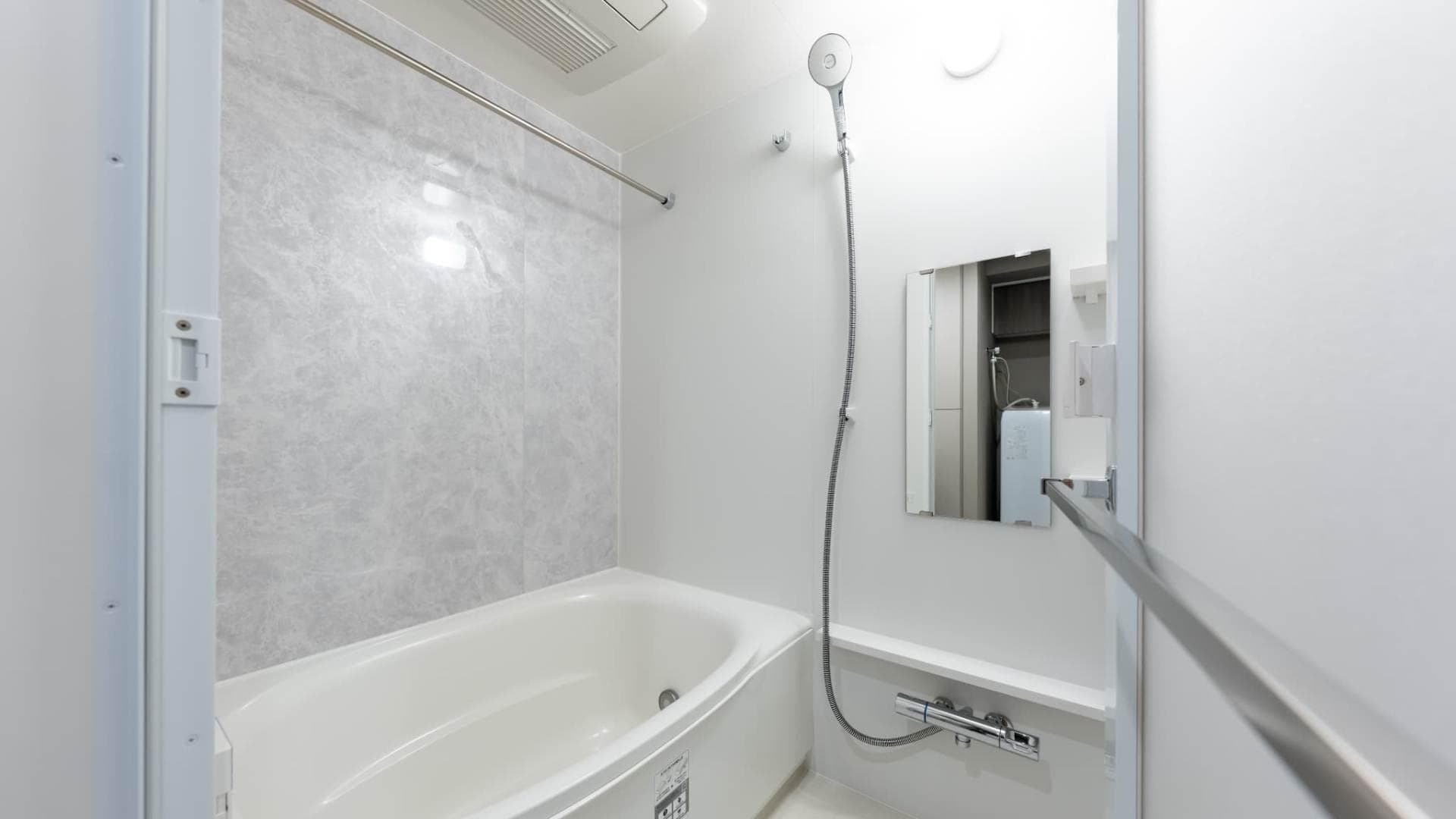 Room image 16