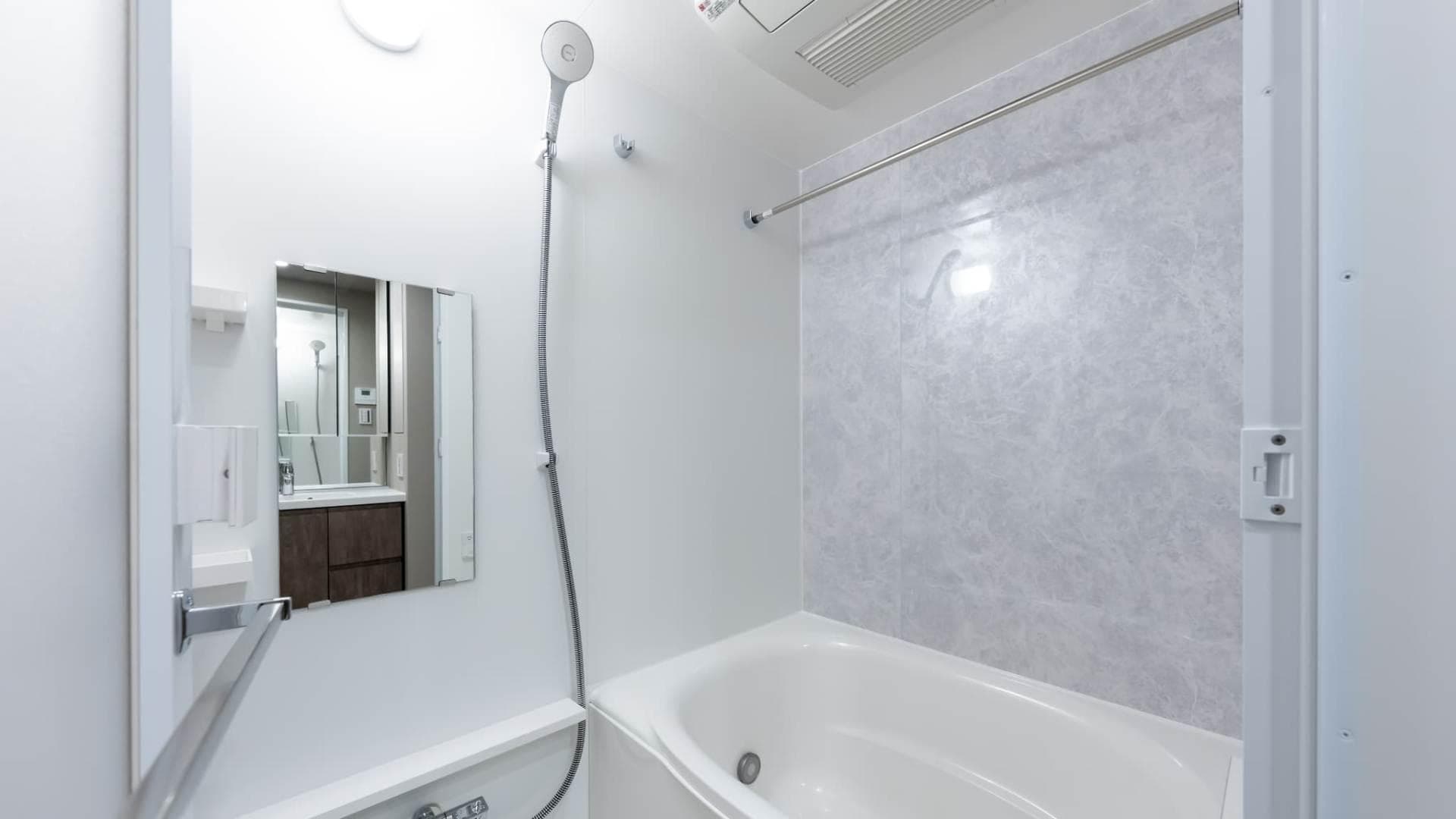 Room image 15