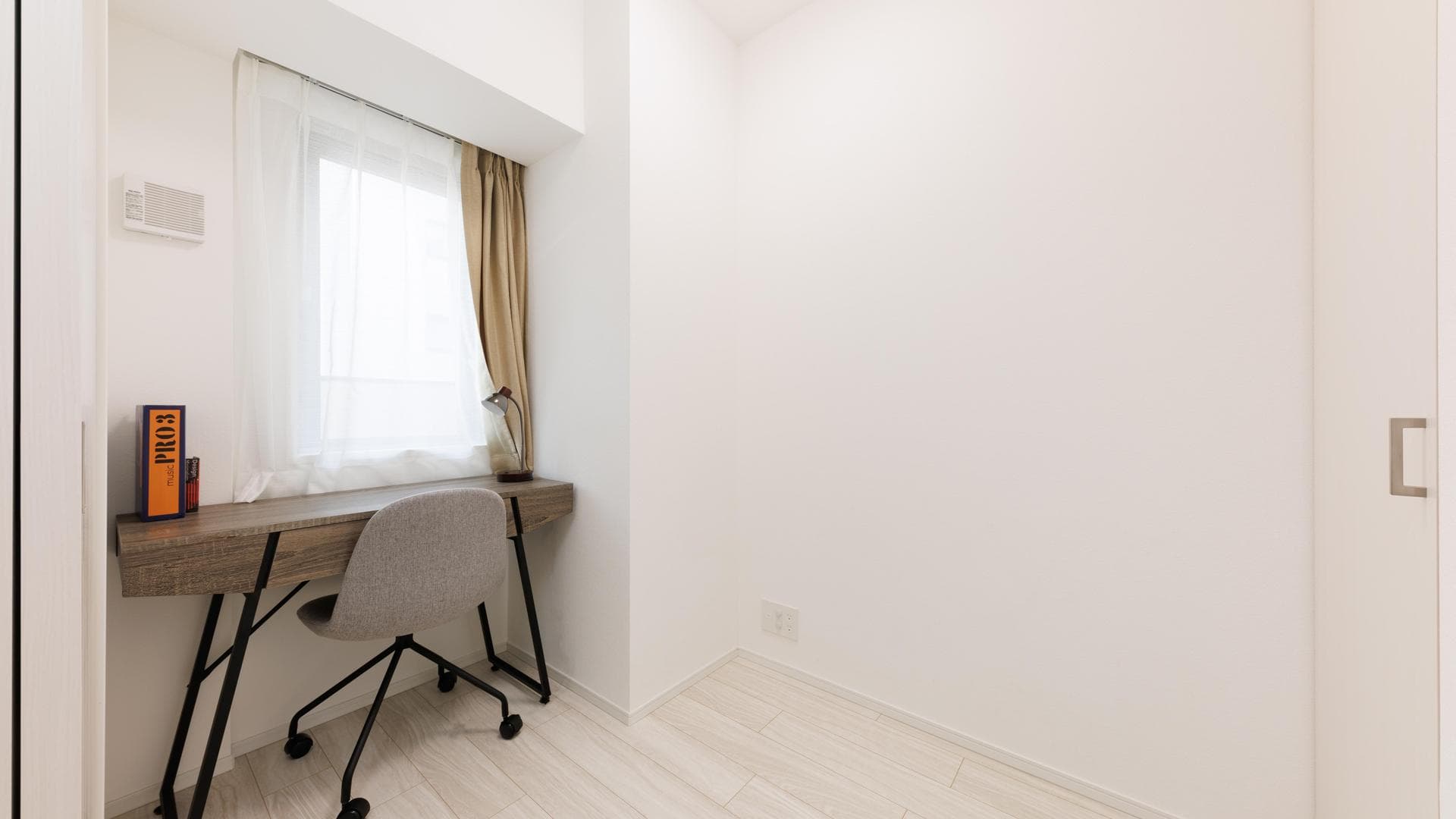 Room image 9
