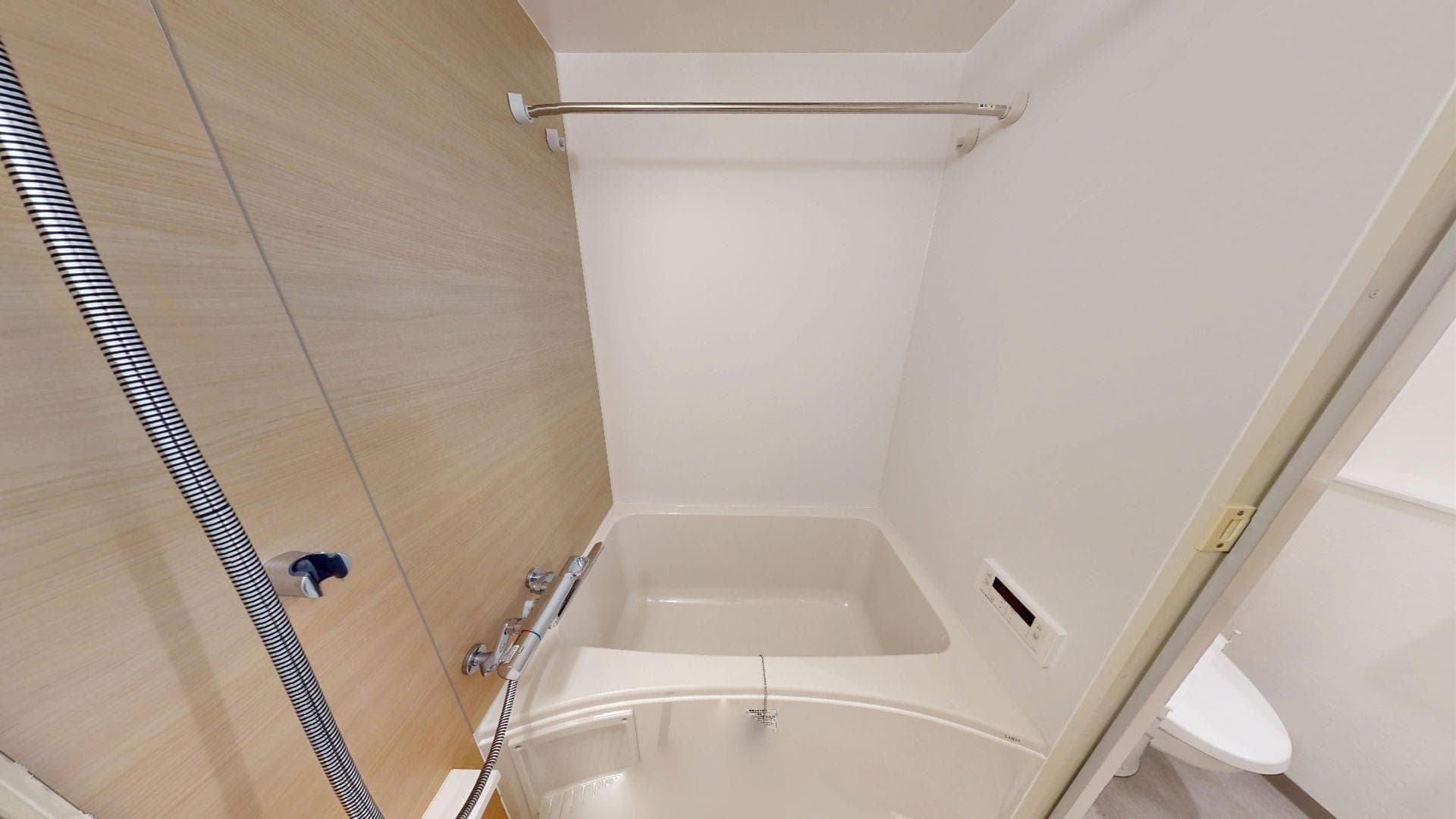 Room image 8