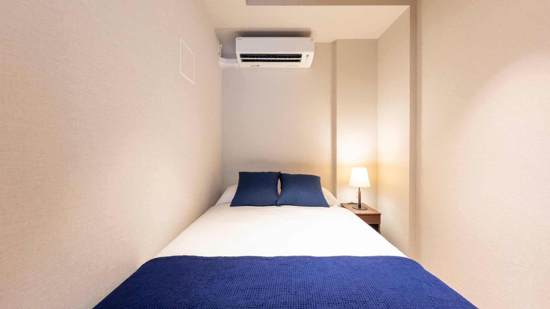Room image 8