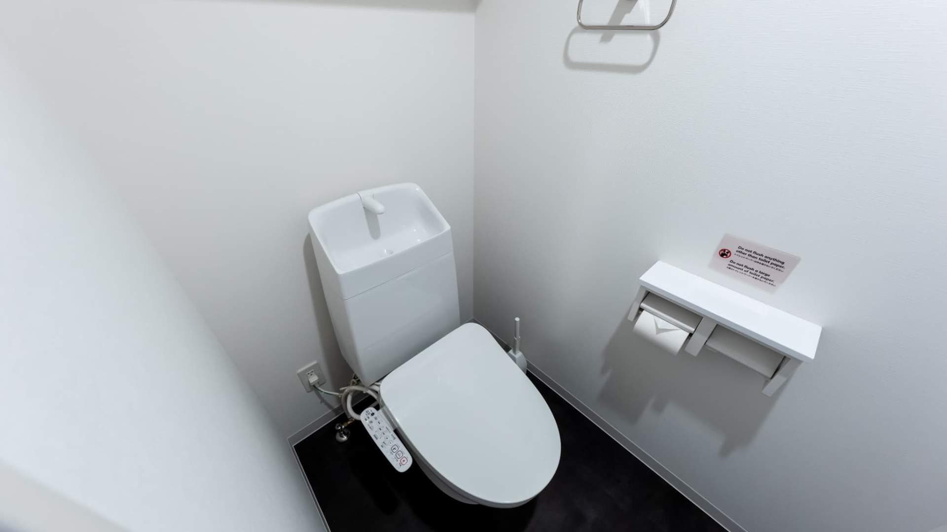 Room image 13