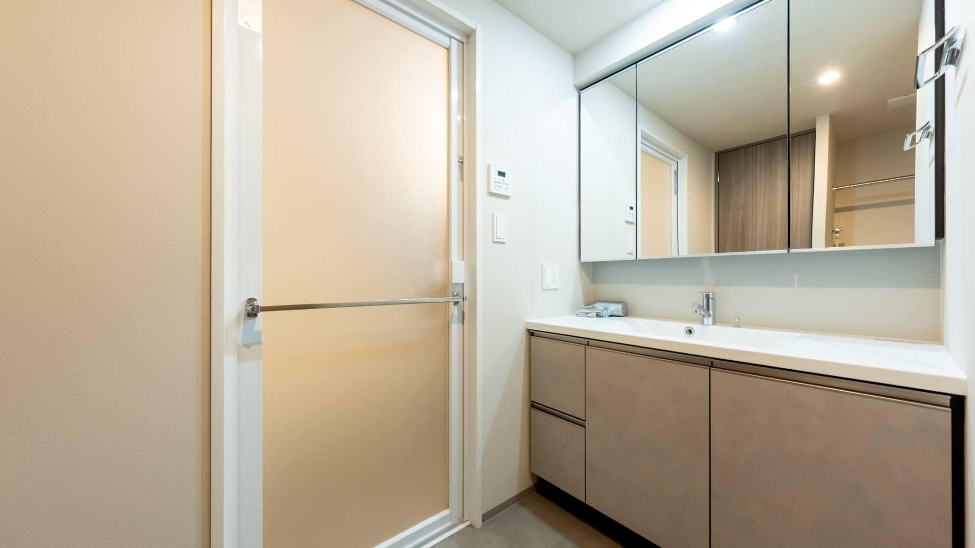 Room image 15