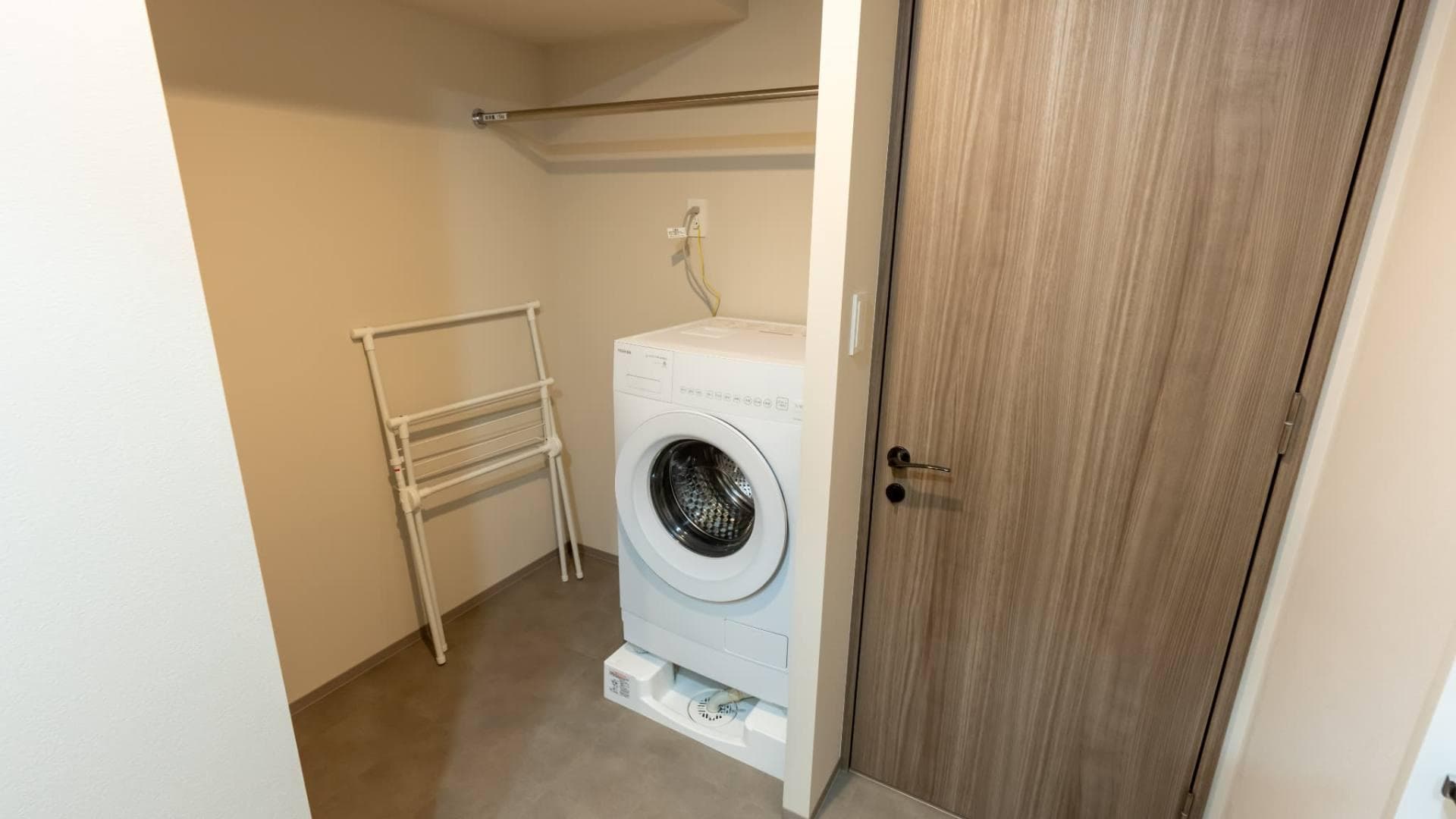 Room image 16