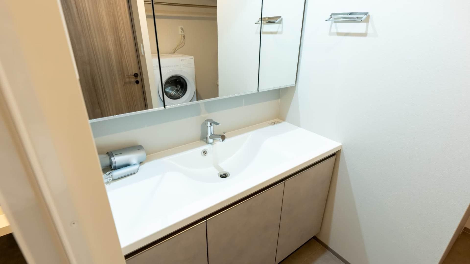 Room image 15