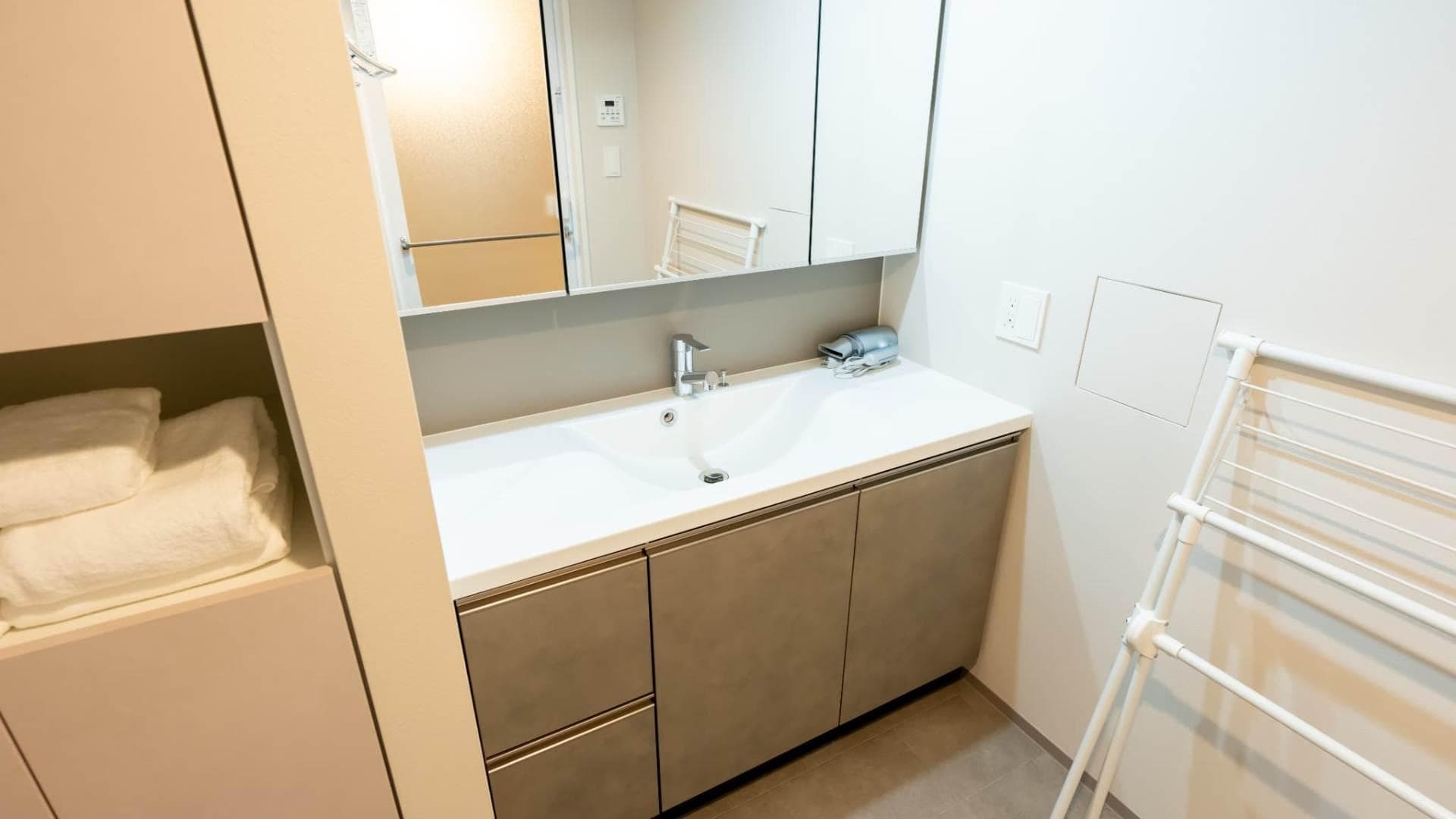 Room image 15
