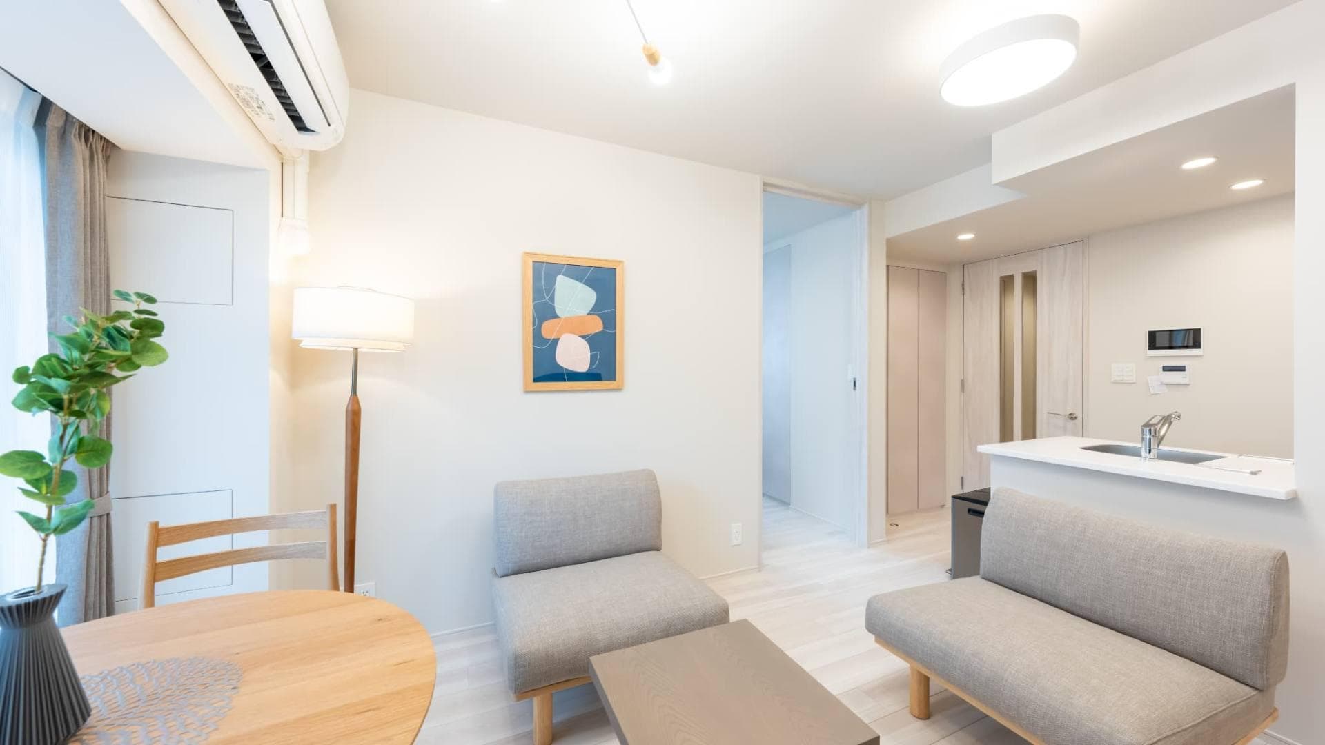 Room image 11
