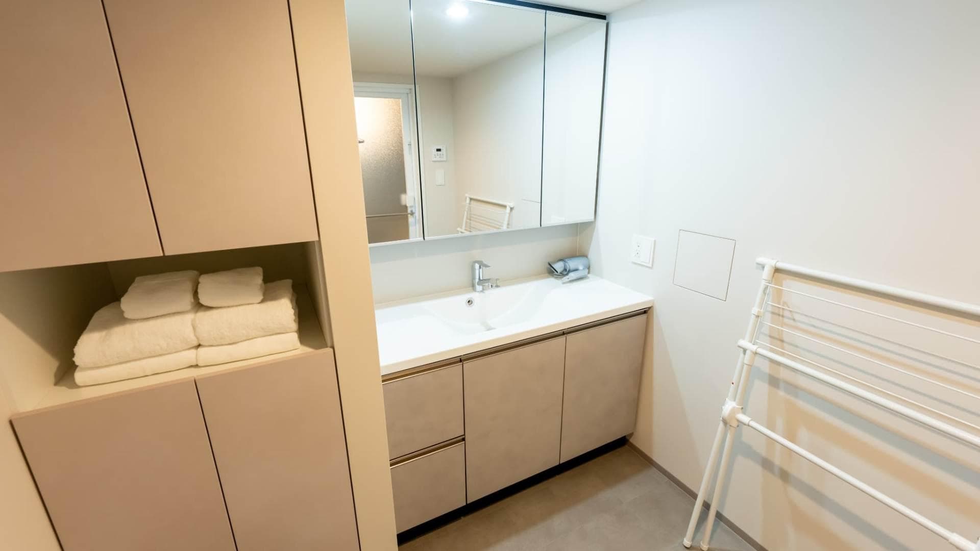 Room image 15