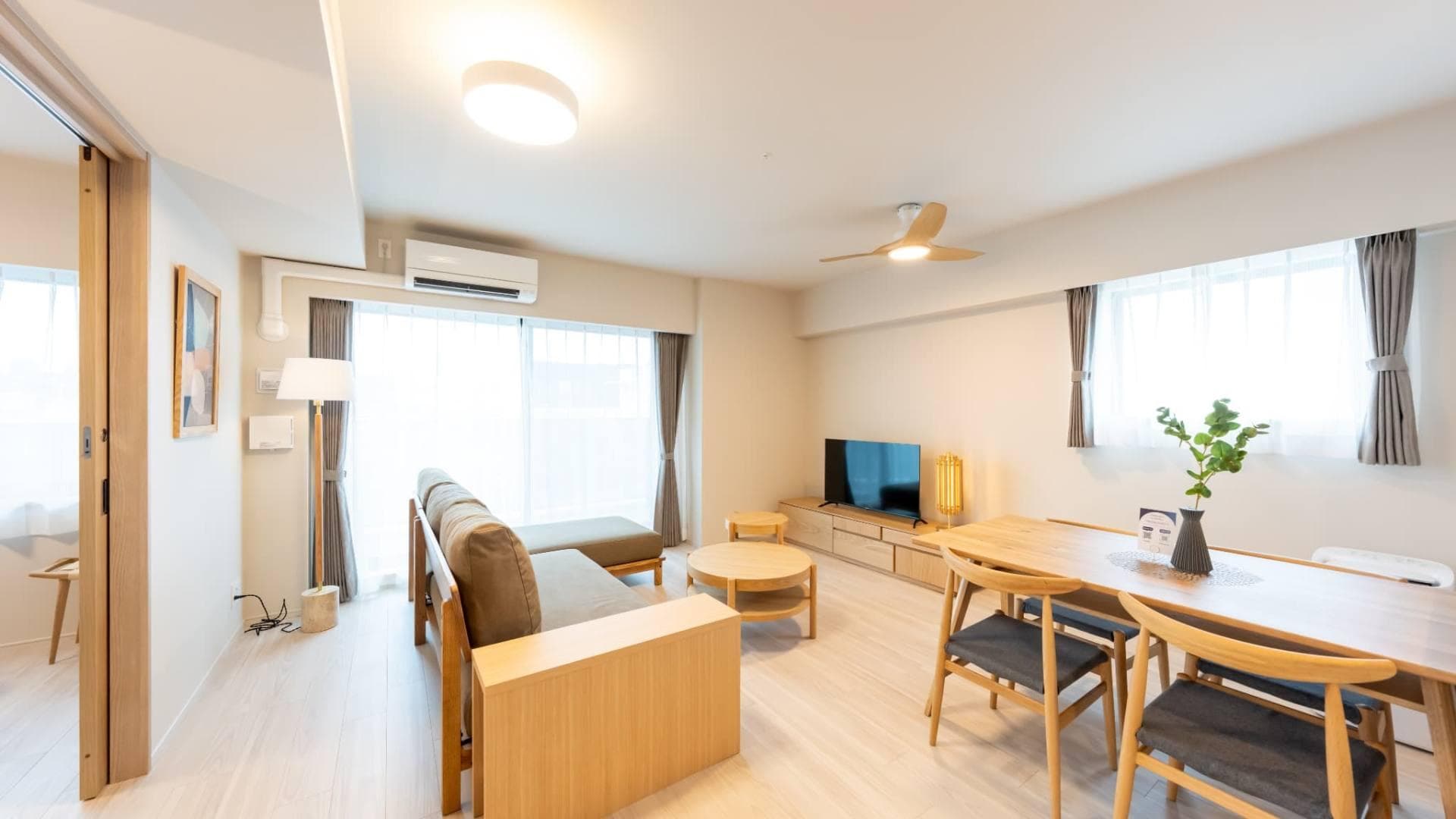 Main interior of Premium Yoyogi park