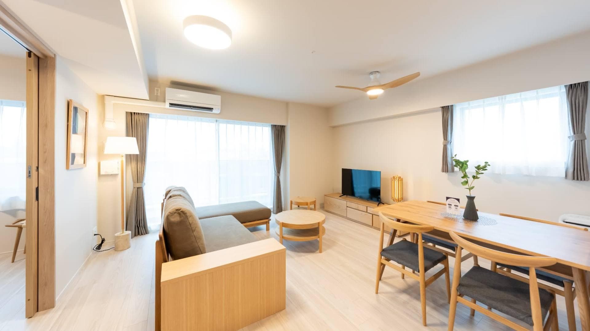 Main interior of Premium Yoyogi park