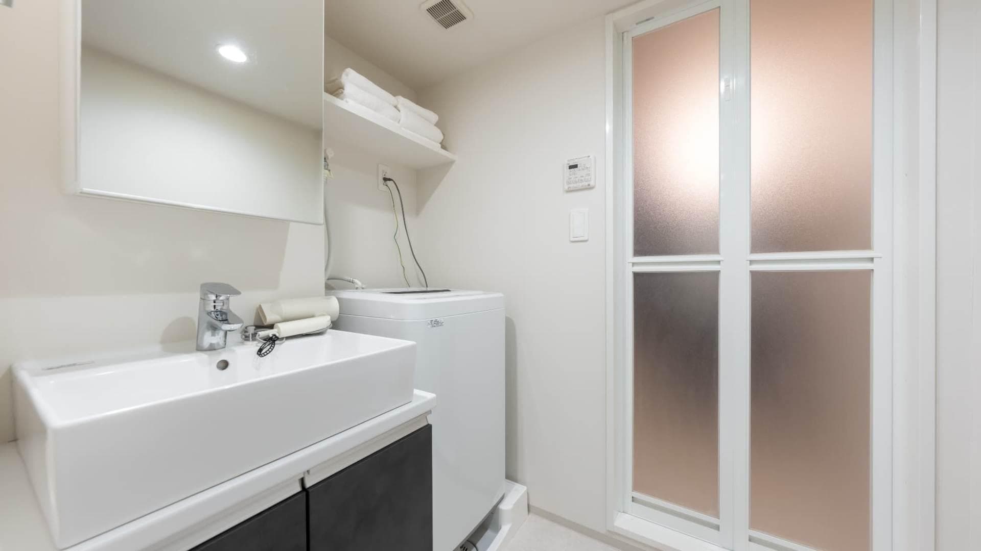 Room image 15