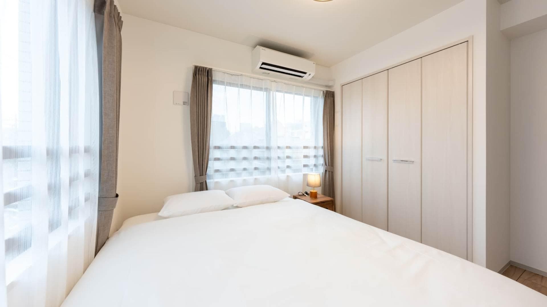 Room image 8