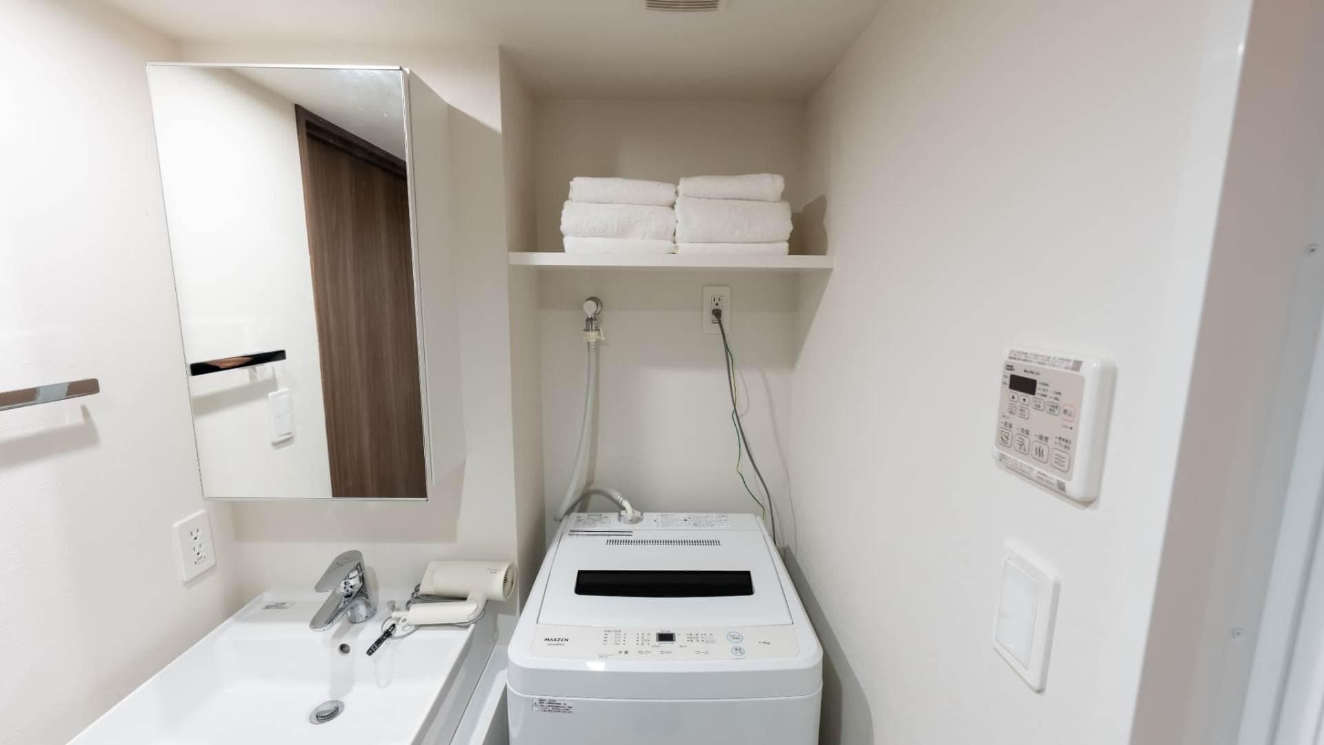 Room image 16