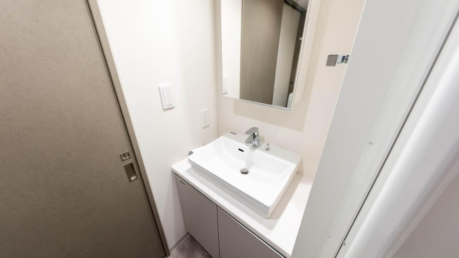 Room image 15