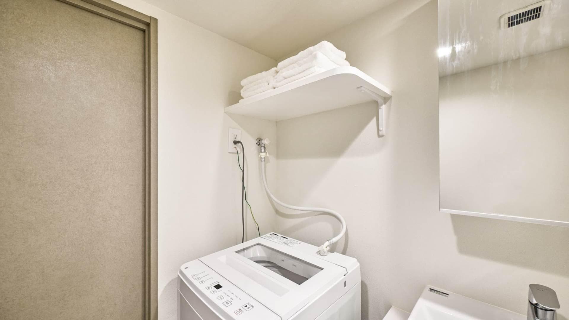 Room image 13