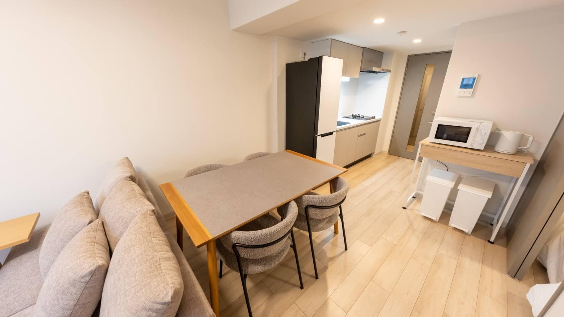 Room image 11