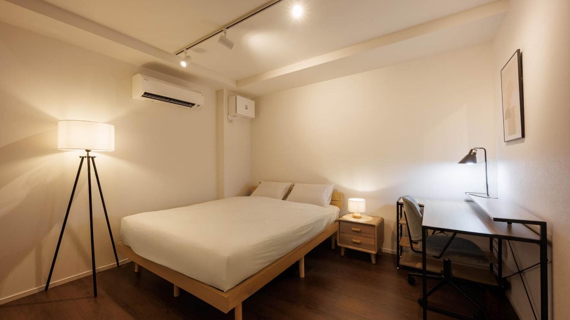 Room image 9
