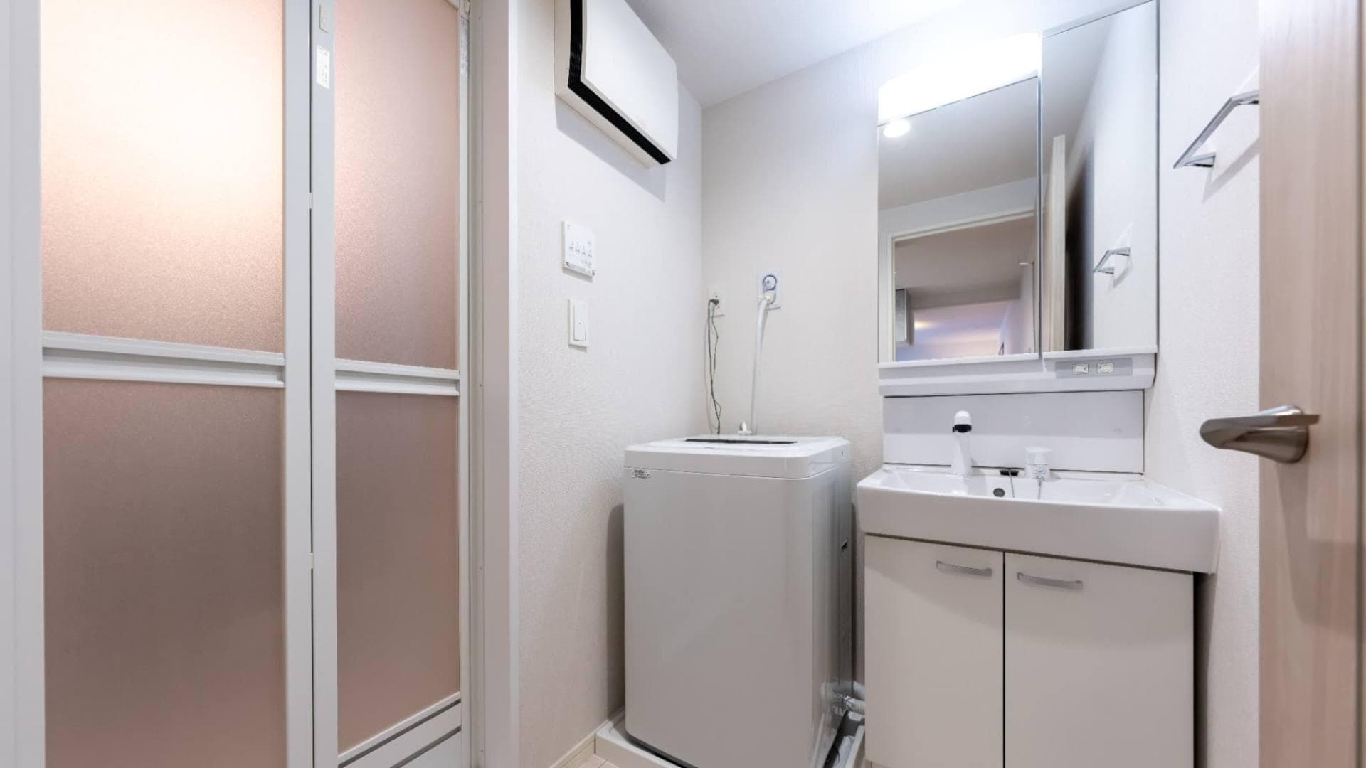 Room image 15