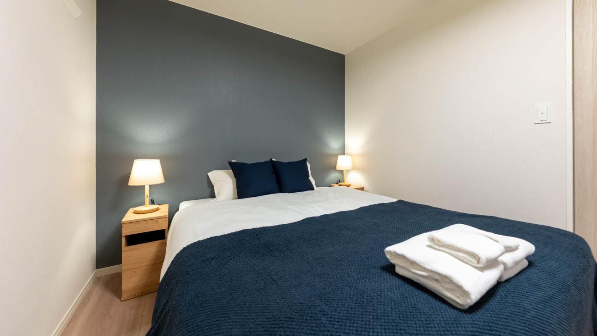 Room image 8