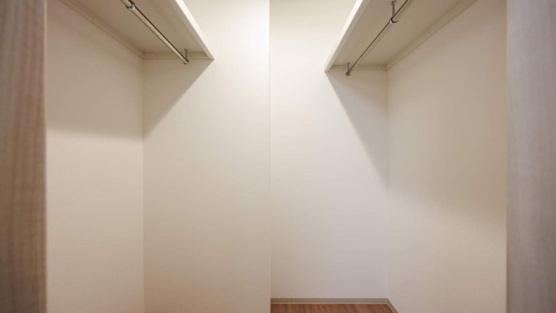 Room image 16
