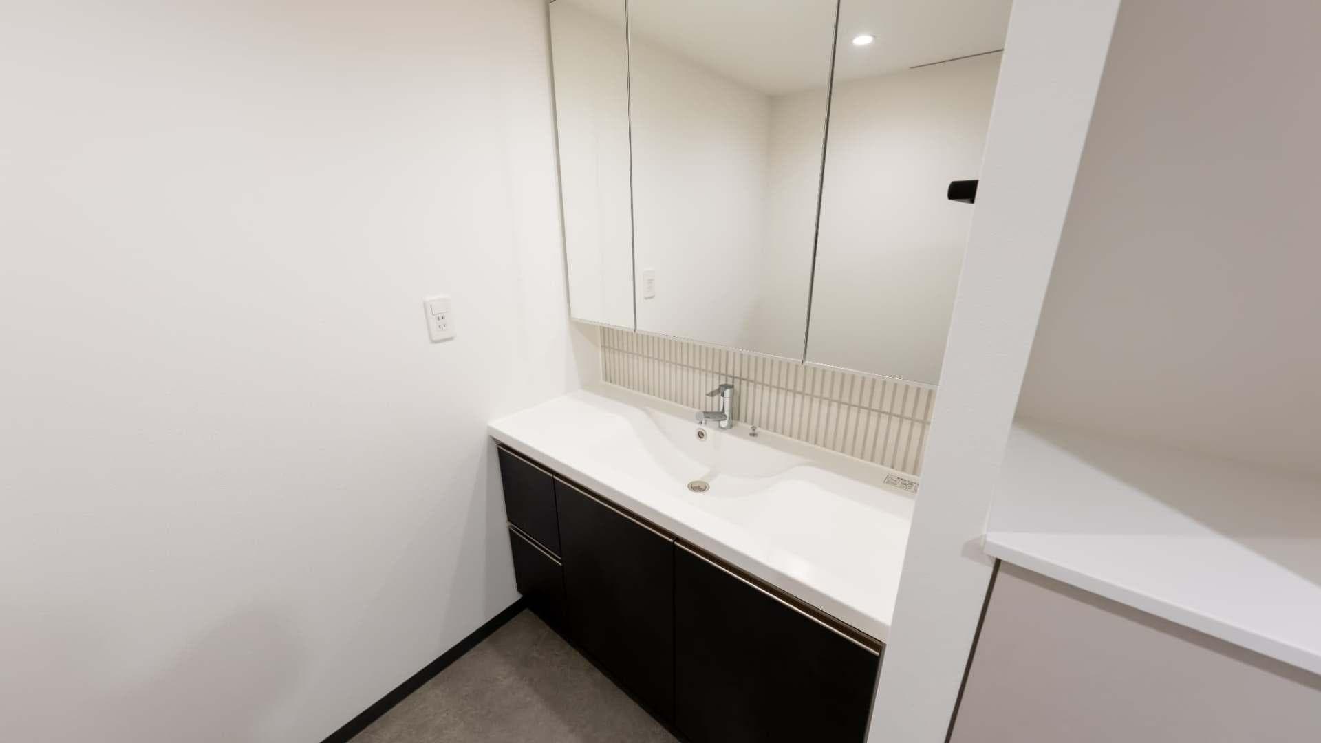 Room image 15