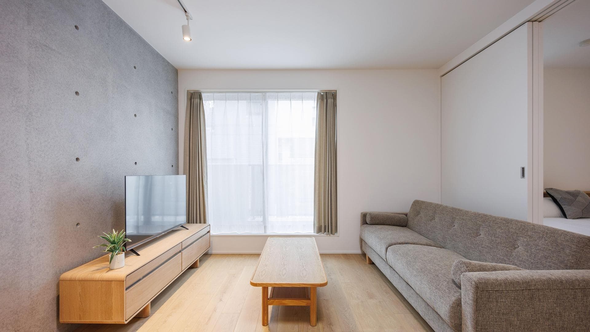Main interior of Shinjuku gyoenmaeⅡ