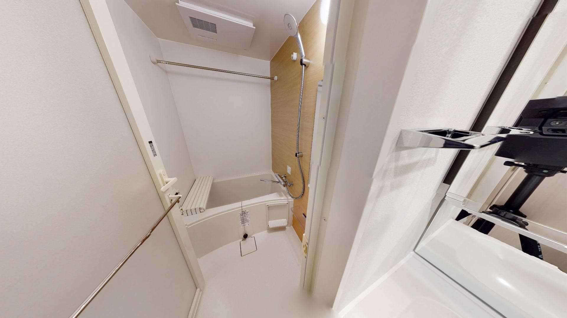 Room image 12
