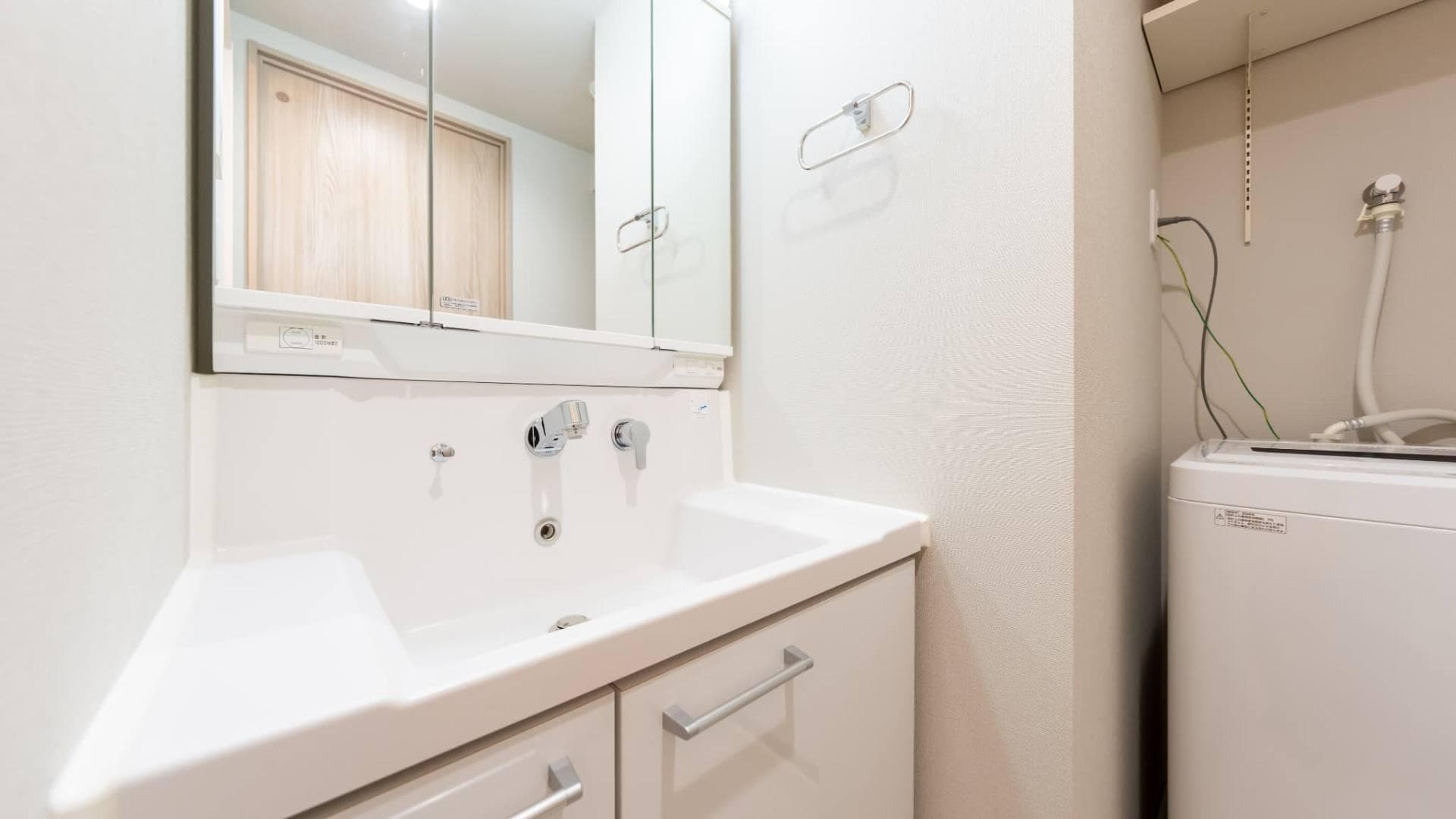 Room image 15