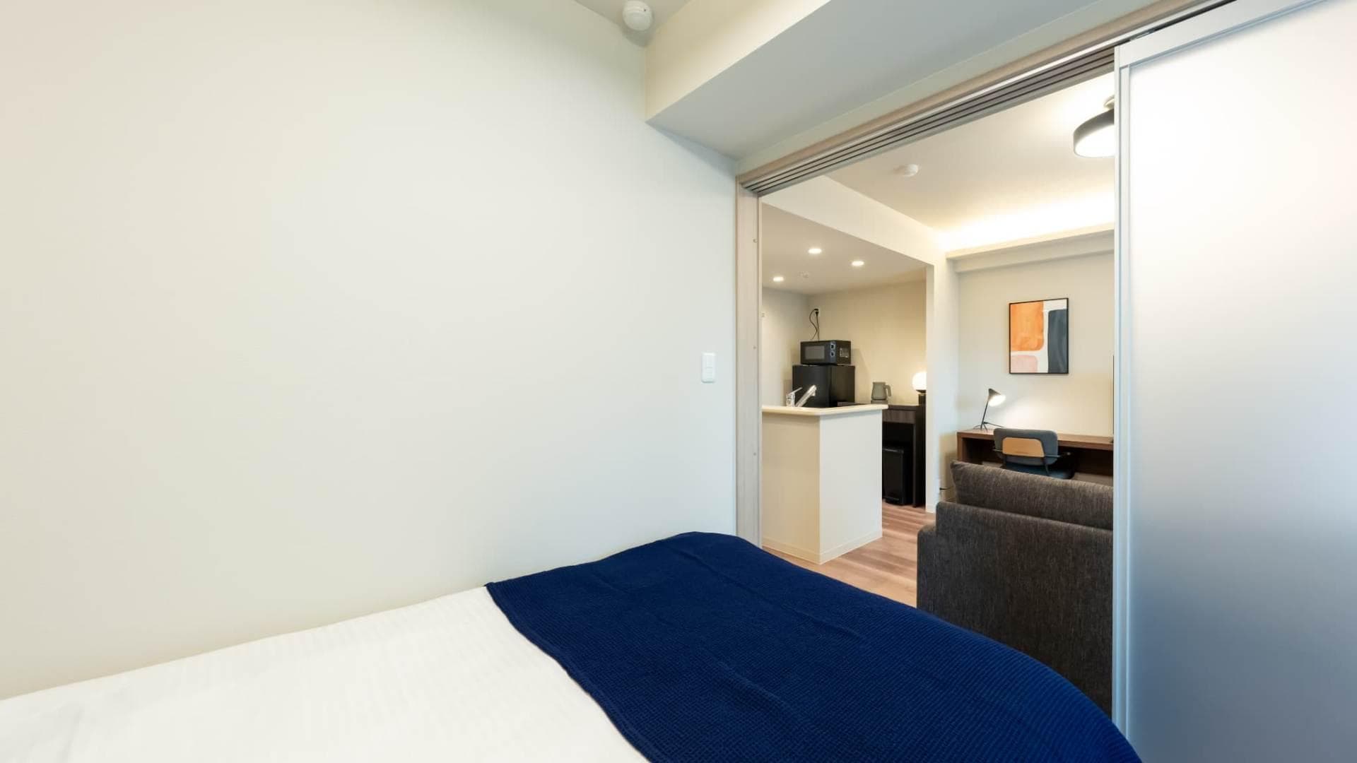 Room image 10
